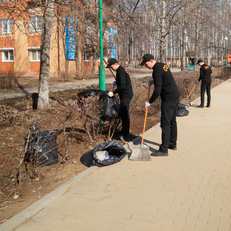 Уборка листьев в Шали